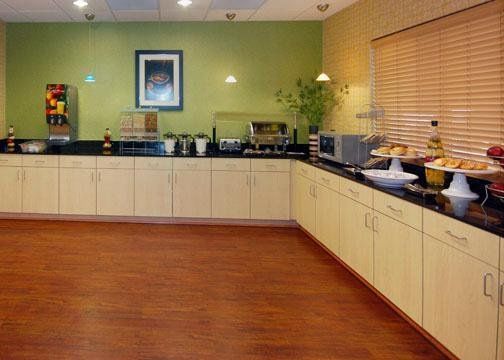 Hotel Express & Atlanta East - By Ihg