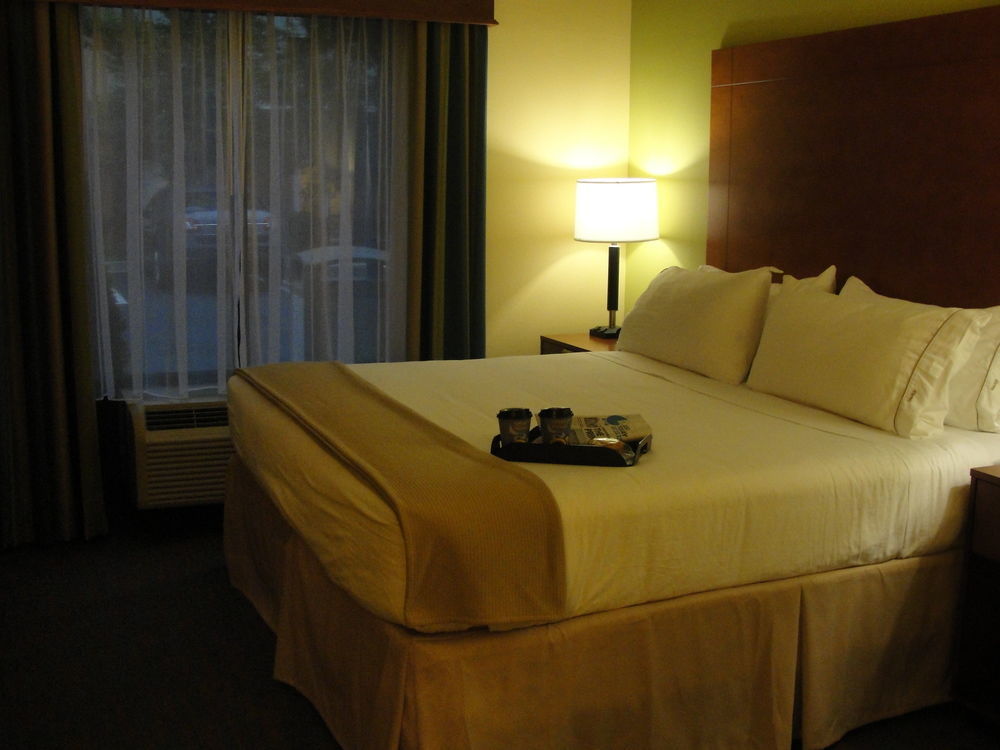Express & Atlanta East - By Ihg Lithonia