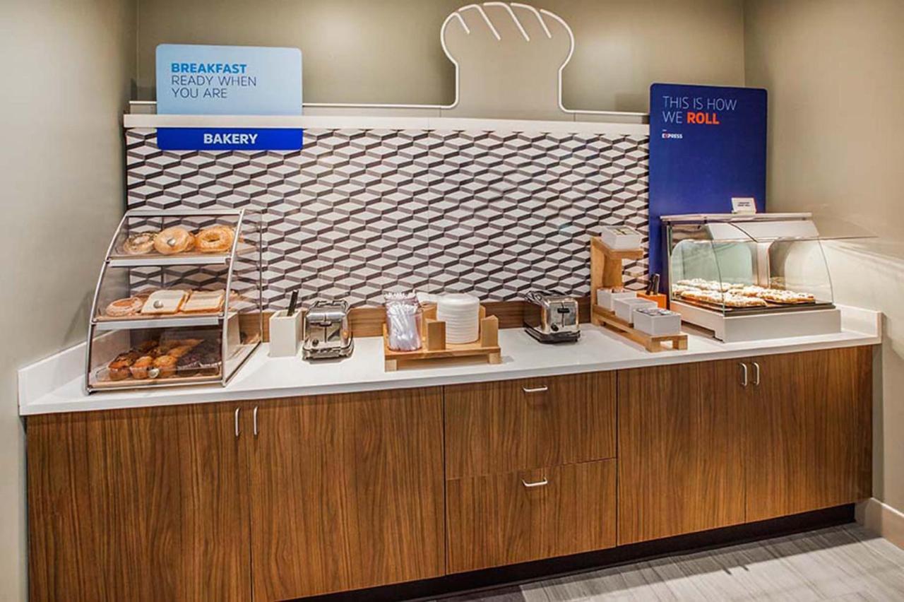Express & Atlanta East - By Ihg Hotel Lithonia